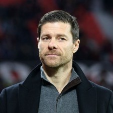 Bayer 04 Leverkusen confiante em contratar o técnico Xabi Alonso